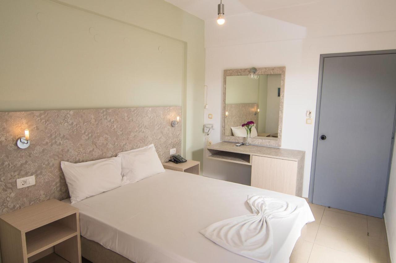 Megim Hotel Palaiochora Exteriör bild